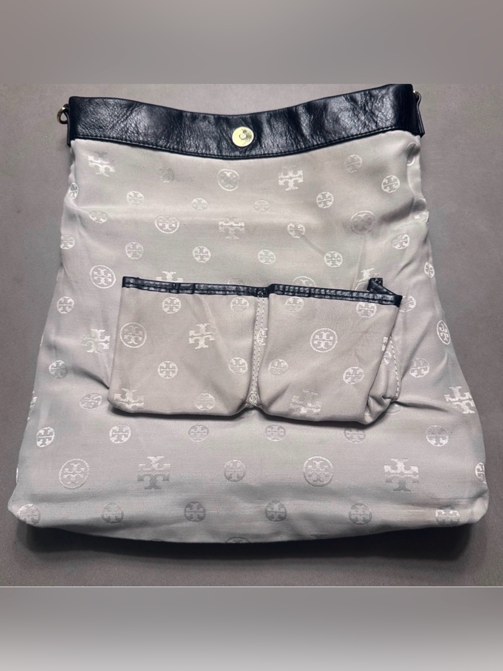 Tory Burch City Foldover Messenger - Picture 5 of 8